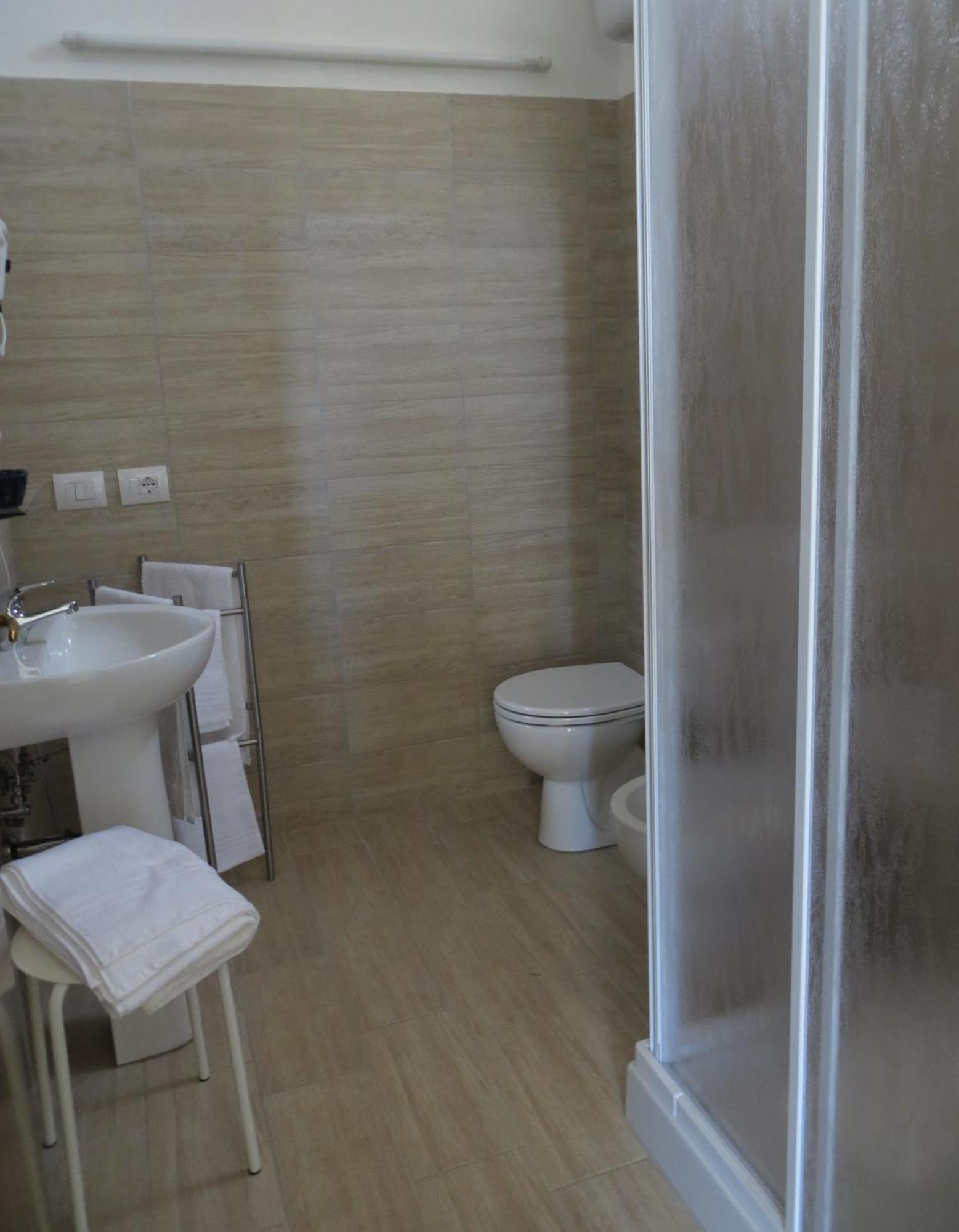 5 Rooms Affittacamere Civitavecchia Habitación foto