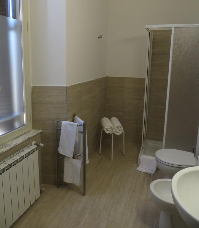 5 Rooms Affittacamere Civitavecchia Habitación foto